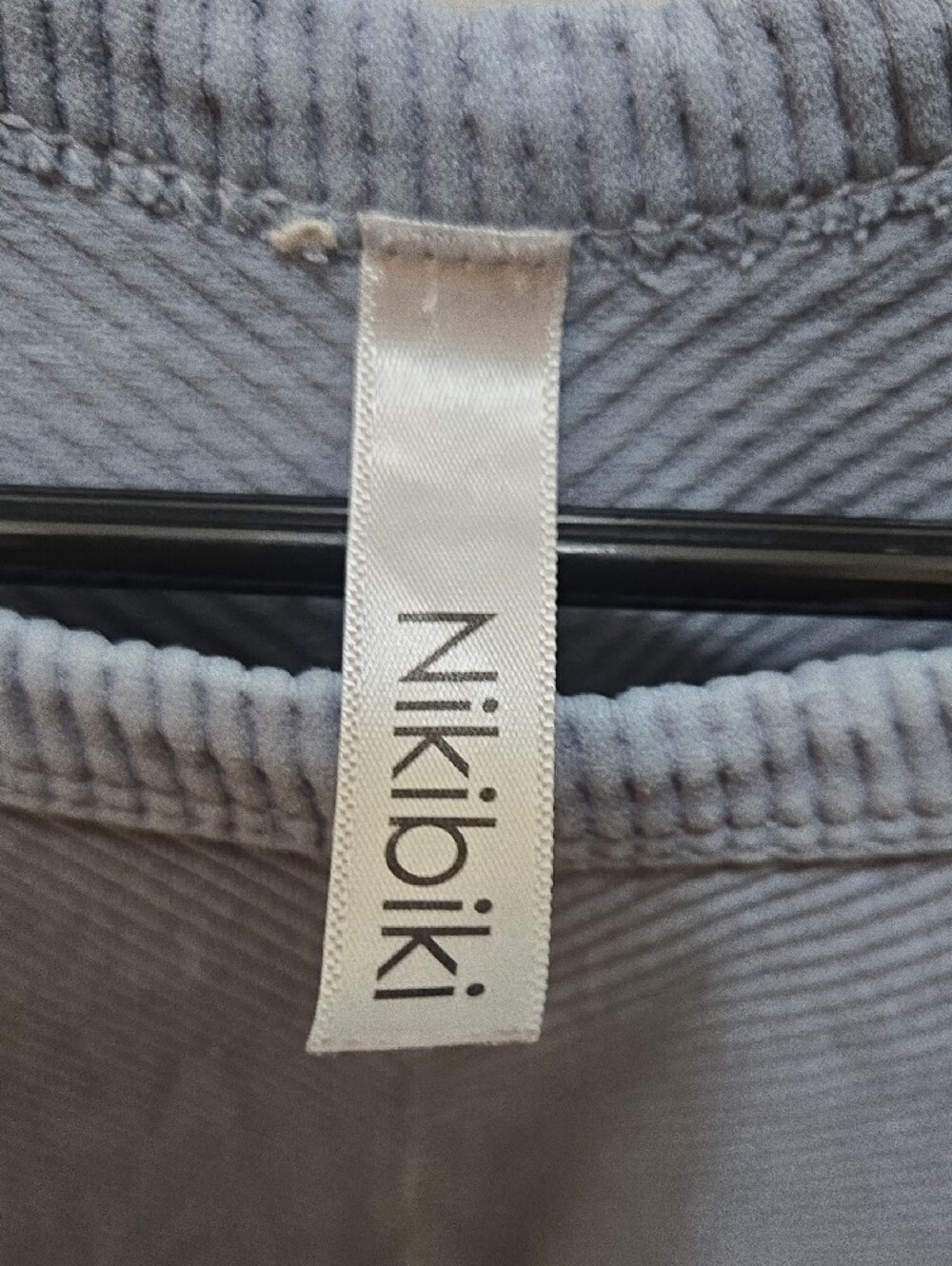 Nikibiki Light Gray Ribbed Racerback Crop Top - Picture 2 of 5